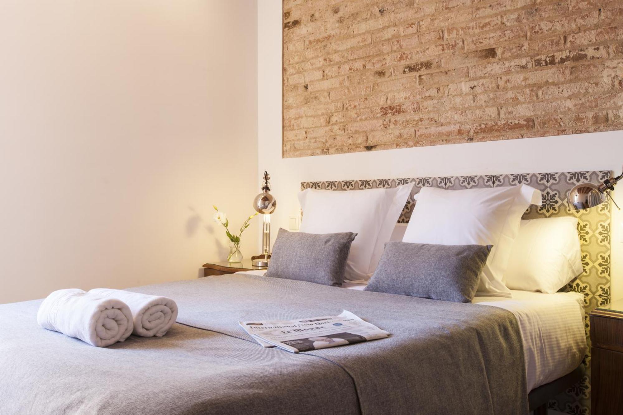 Aspasios Charming Flats Барселона Номер фото