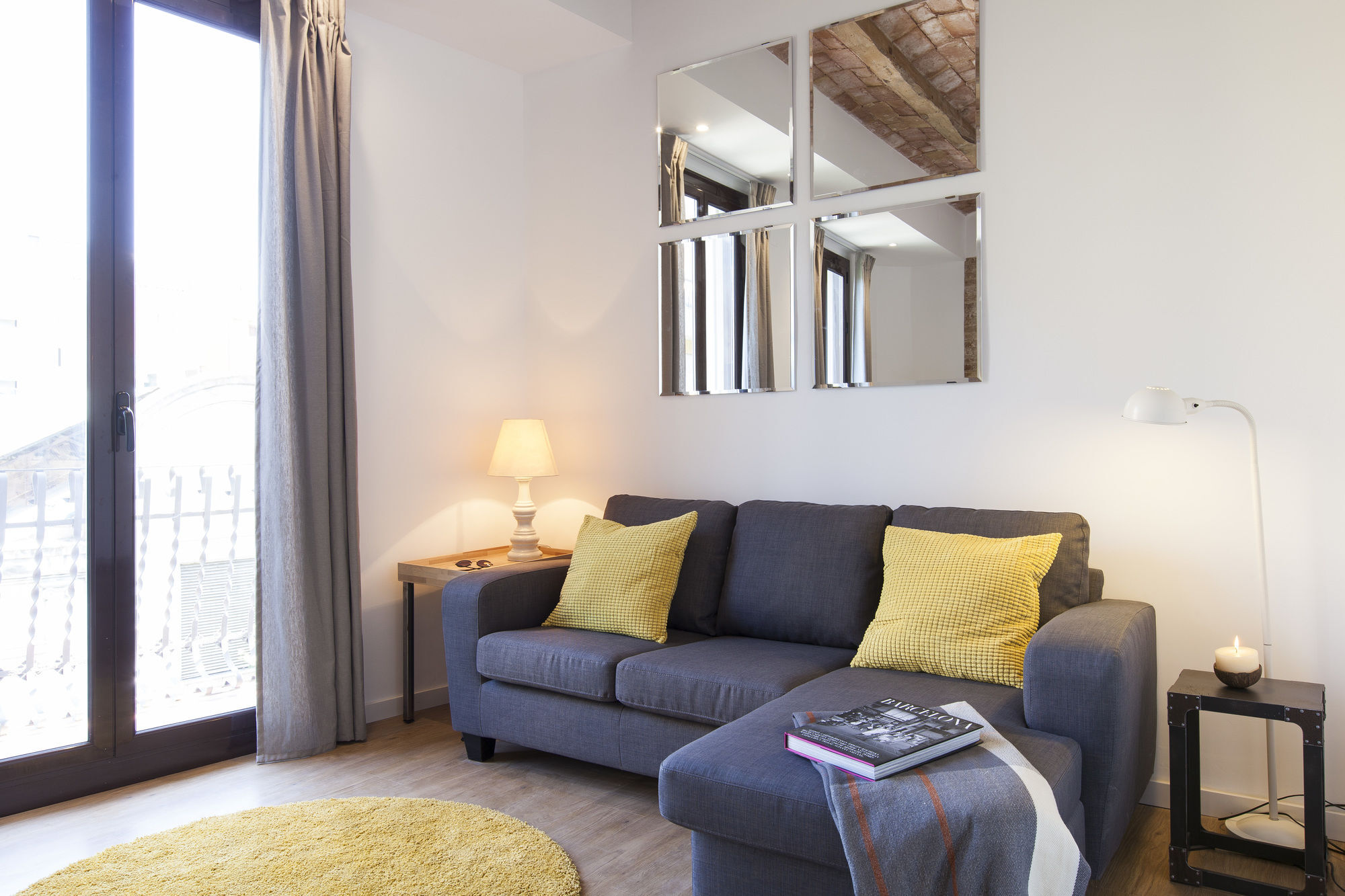Aspasios Charming Flats Барселона Экстерьер фото